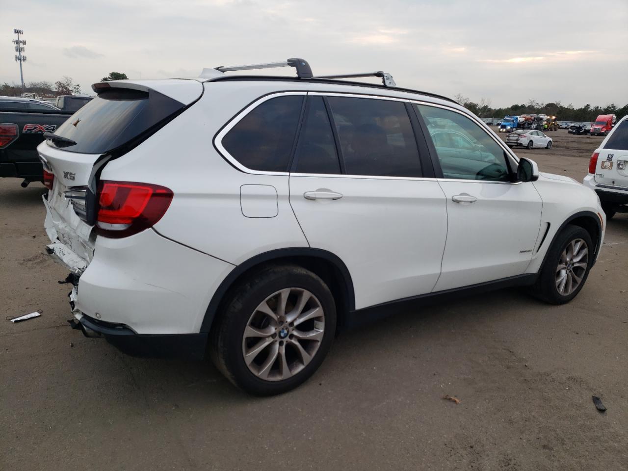 Photo 2 VIN: 5UXKR0C51G0P30160 - BMW X5 