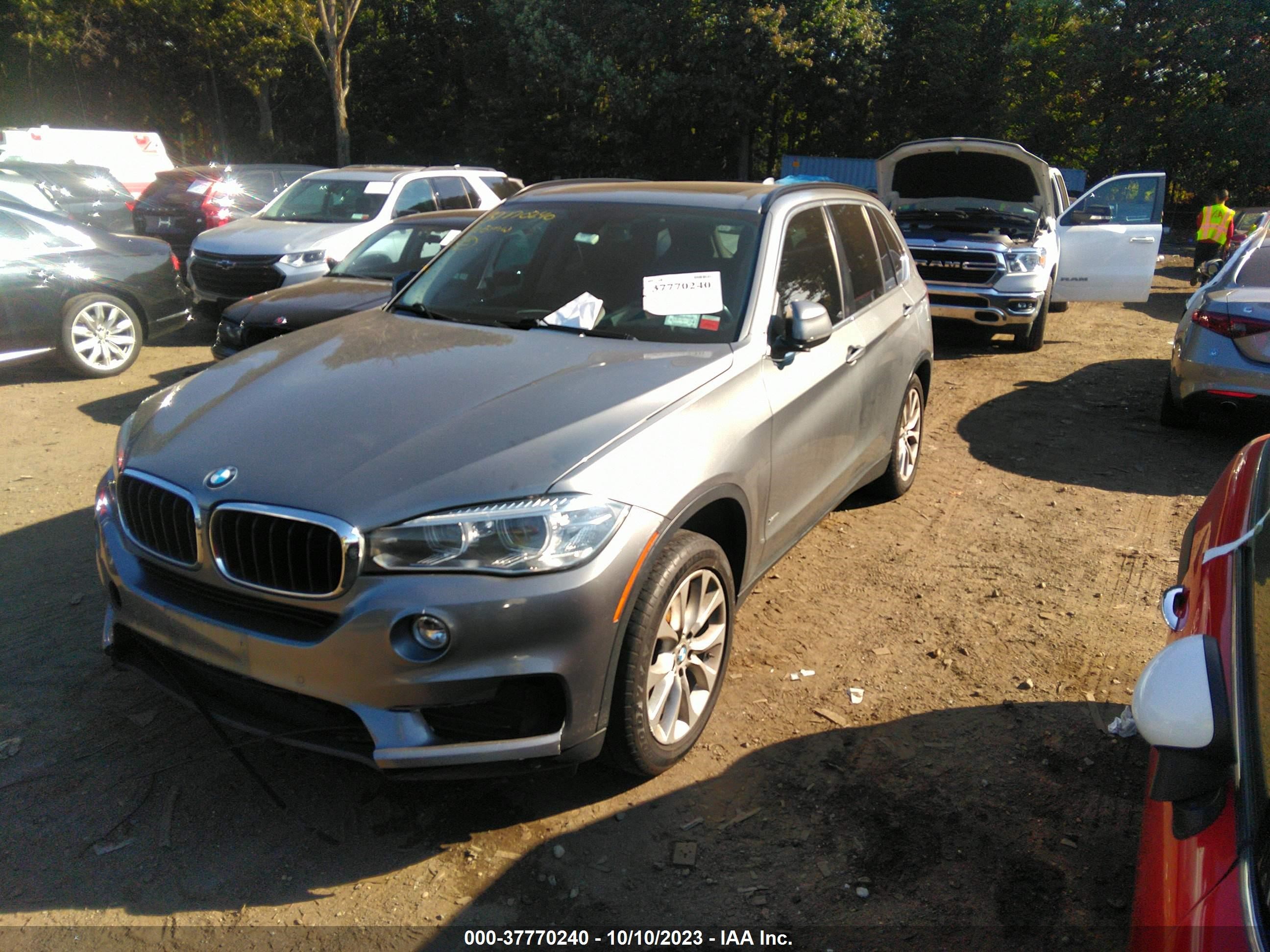 Photo 1 VIN: 5UXKR0C51G0U09378 - BMW X5 