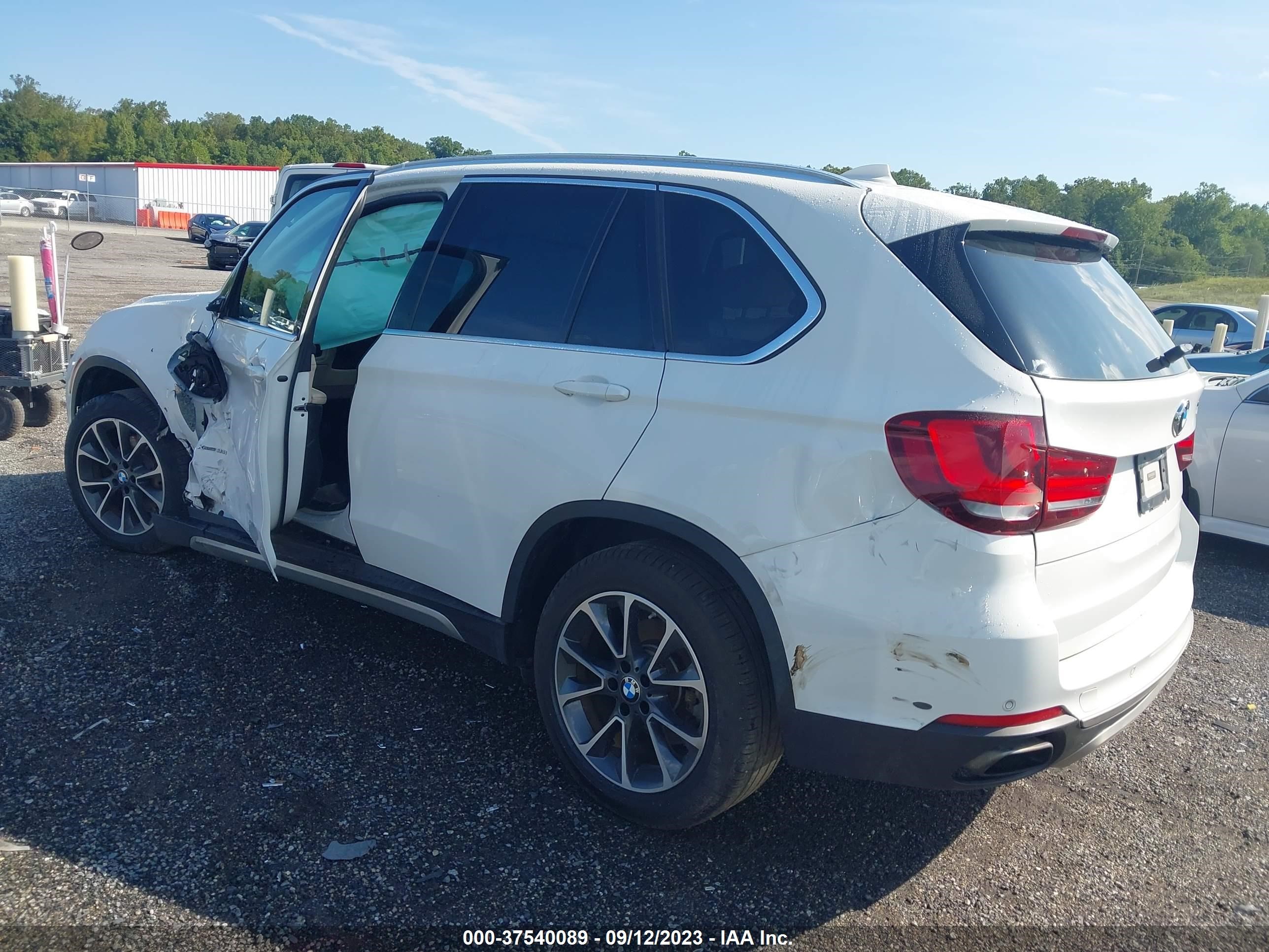 Photo 2 VIN: 5UXKR0C51J0X96067 - BMW X5 