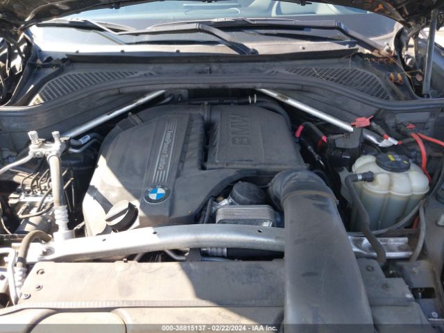 Photo 9 VIN: 5UXKR0C51J0X99731 - BMW X5 