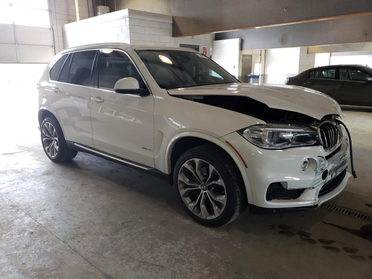 Photo 3 VIN: 5UXKR0C52F0P08148 - BMW X5 