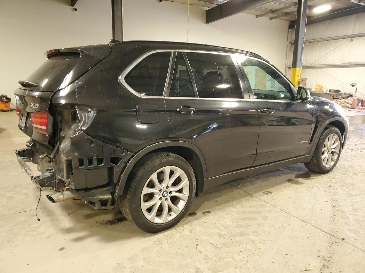 Photo 2 VIN: 5UXKR0C52G0U11642 - BMW X5 