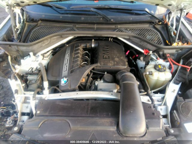 Photo 9 VIN: 5UXKR0C52J0X88415 - BMW X5 