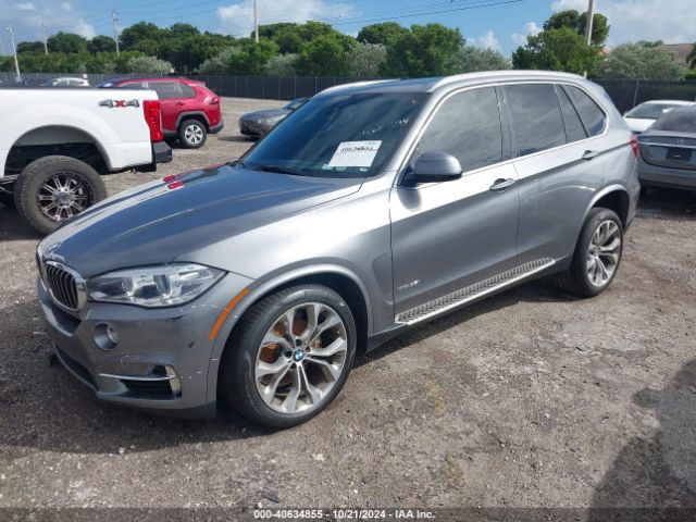 Photo 1 VIN: 5UXKR0C52JL071043 - BMW X5 