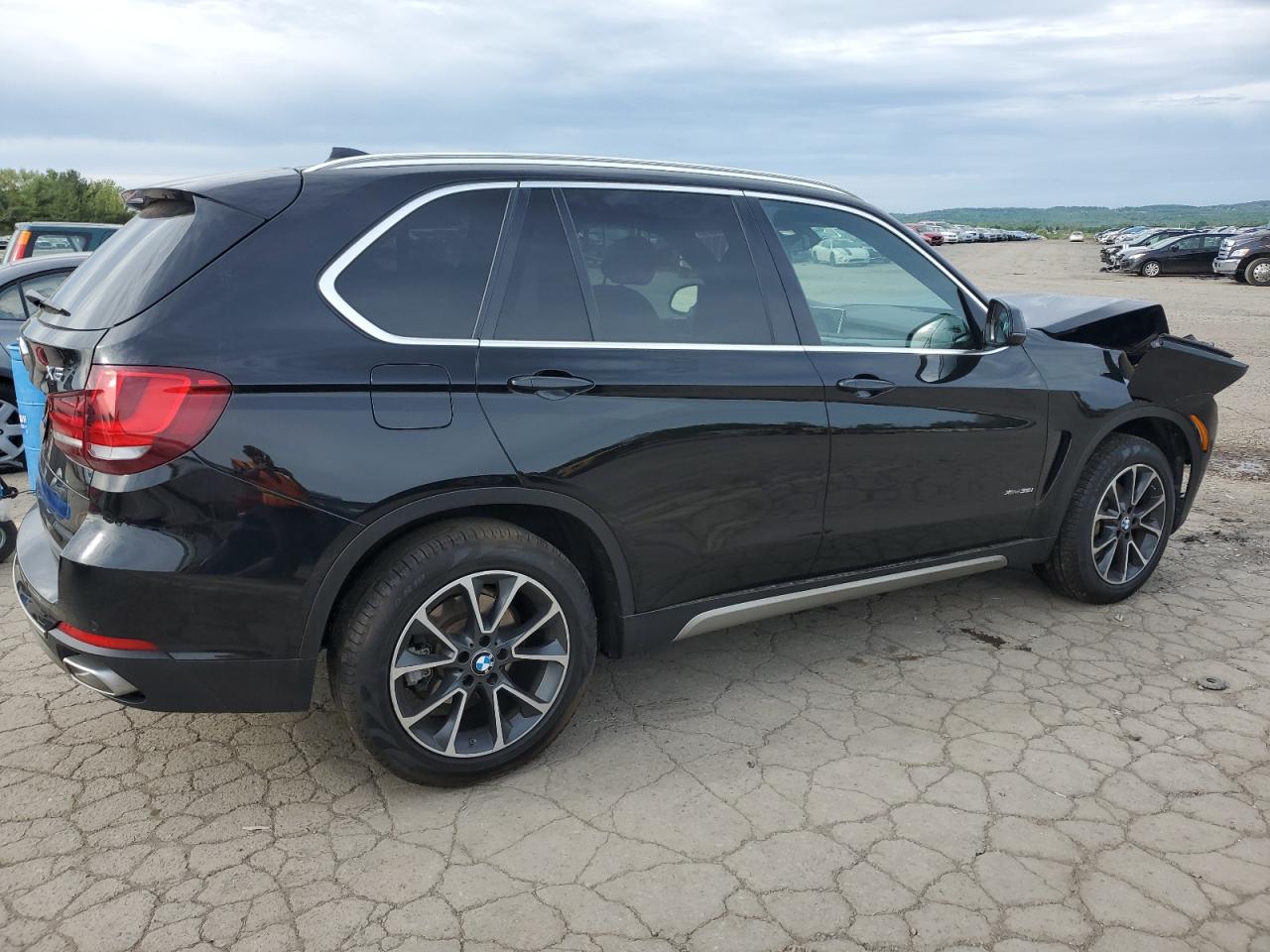 Photo 2 VIN: 5UXKR0C52JL075481 - BMW X5 