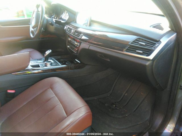 Photo 4 VIN: 5UXKR0C53J0X85135 - BMW X5 