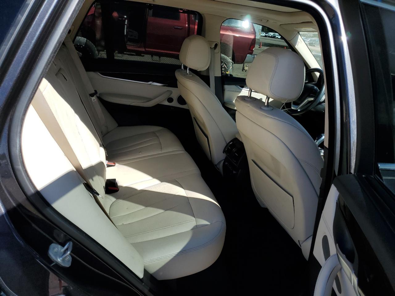 Photo 9 VIN: 5UXKR0C54F0K54890 - BMW X5 