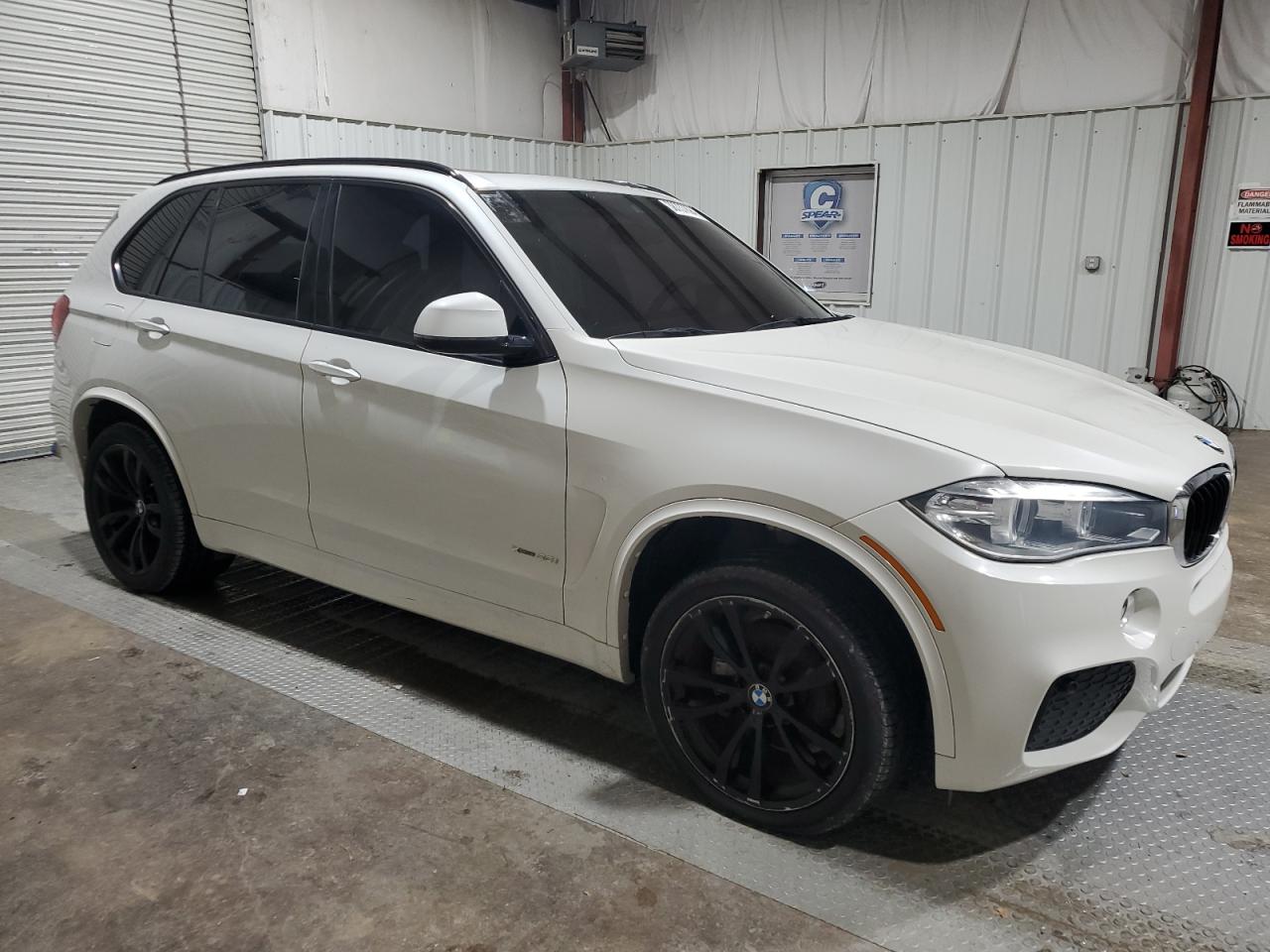 Photo 3 VIN: 5UXKR0C54F0P10242 - BMW X5 