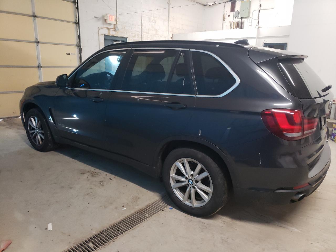 Photo 1 VIN: 5UXKR0C55F0K58799 - BMW X5 