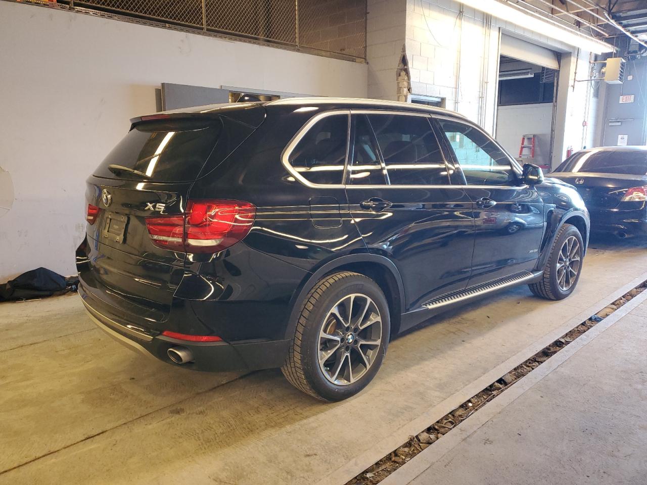 Photo 2 VIN: 5UXKR0C56F0K54275 - BMW X5 