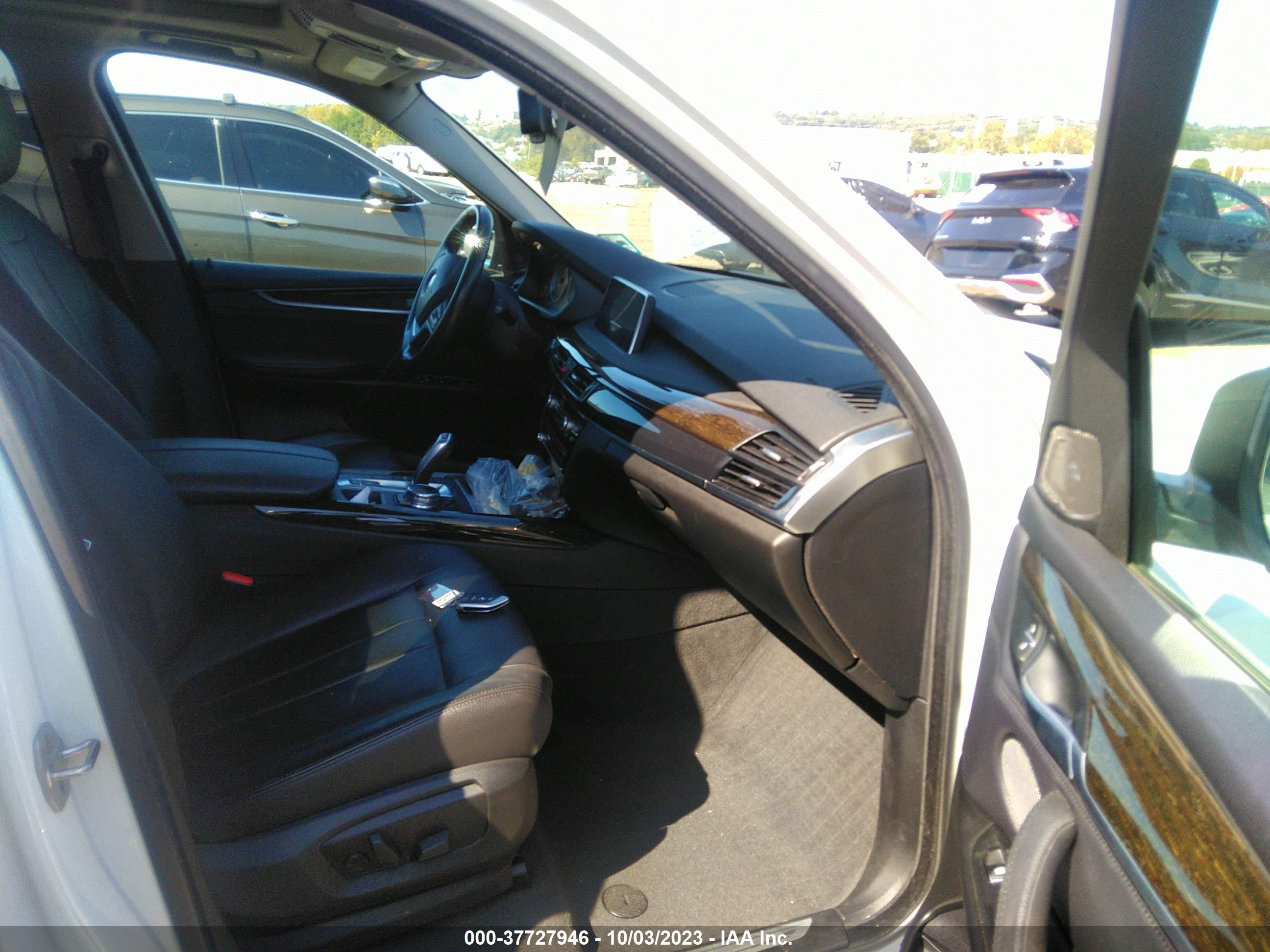 Photo 4 VIN: 5UXKR0C56G0U11675 - BMW X5 