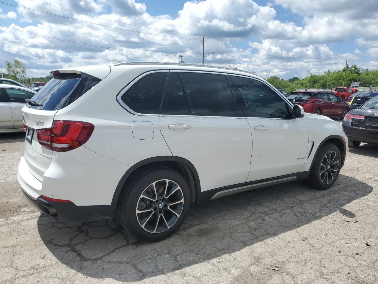 Photo 2 VIN: 5UXKR0C56H0V67040 - BMW X5 