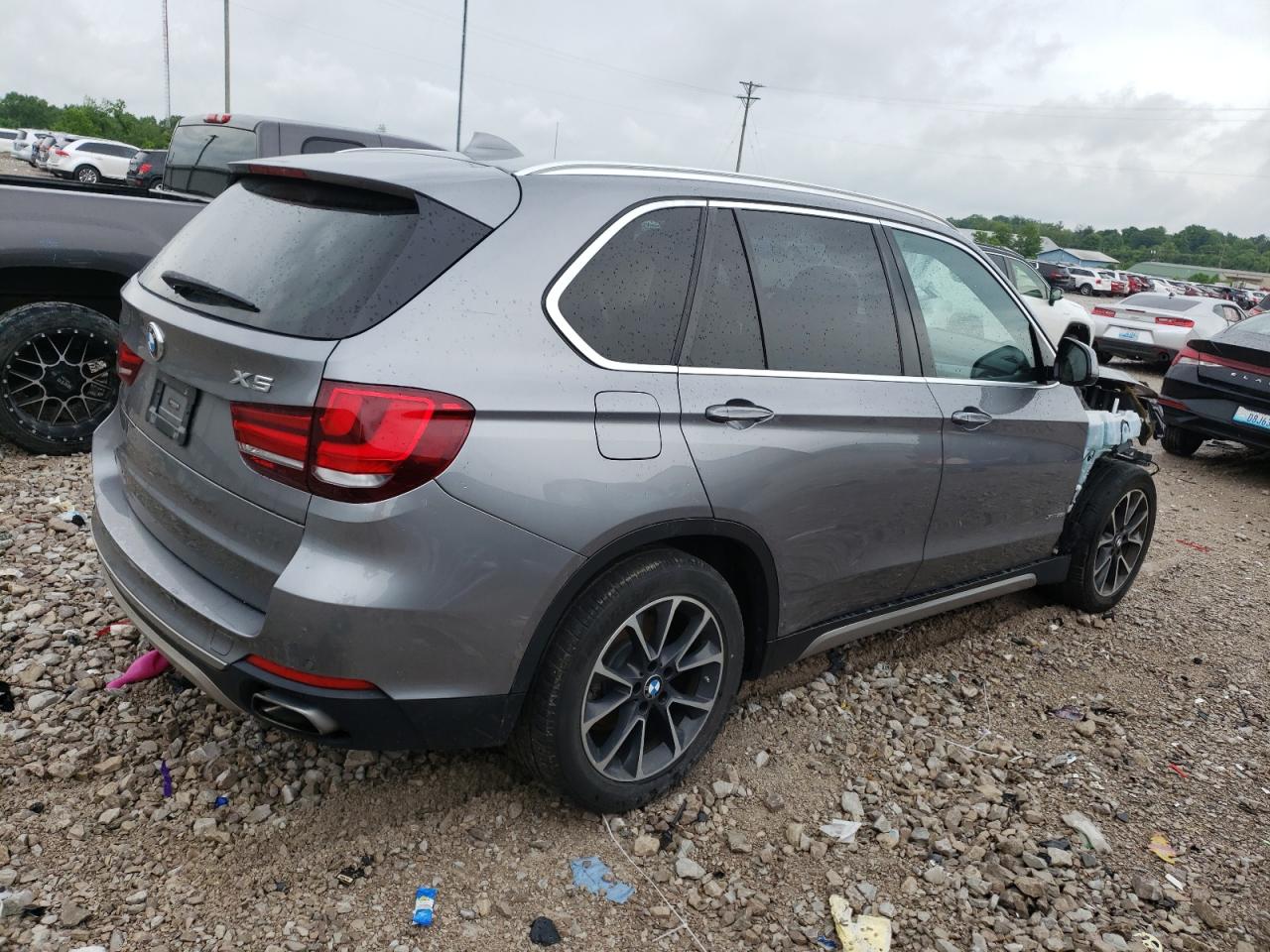 Photo 2 VIN: 5UXKR0C56J0X98719 - BMW X5 