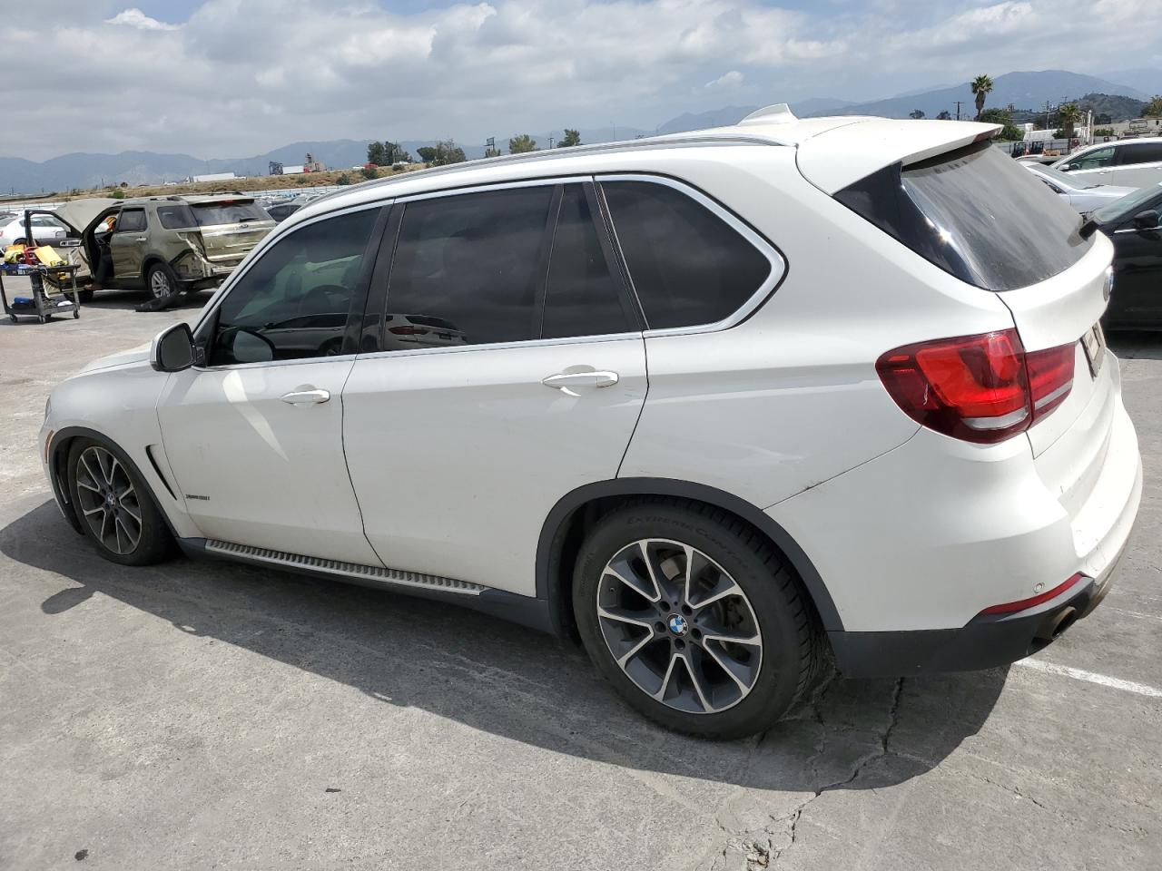 Photo 1 VIN: 5UXKR0C57F0K59601 - BMW X5 