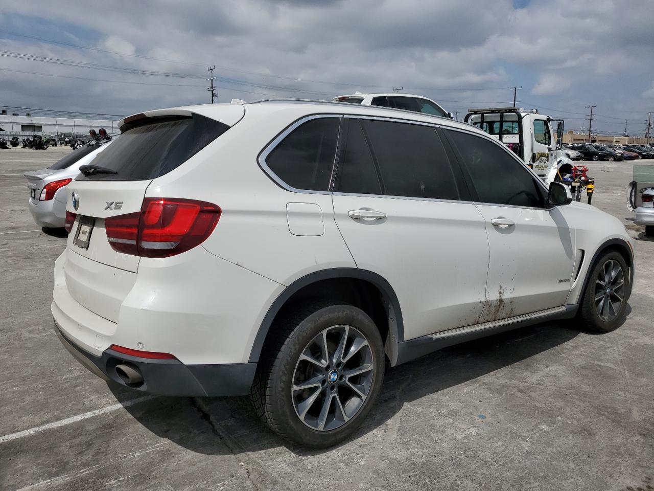 Photo 2 VIN: 5UXKR0C57F0K59601 - BMW X5 