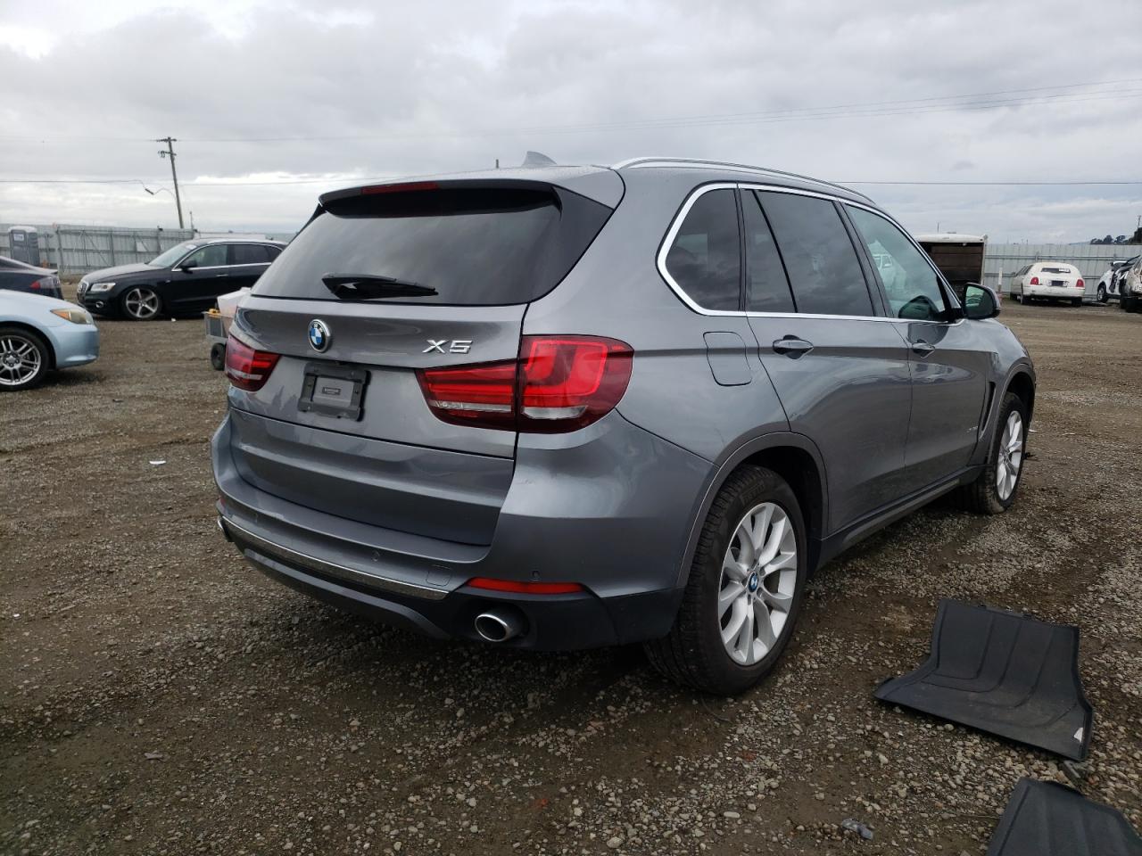 Photo 2 VIN: 5UXKR0C57F0K59906 - BMW X5 