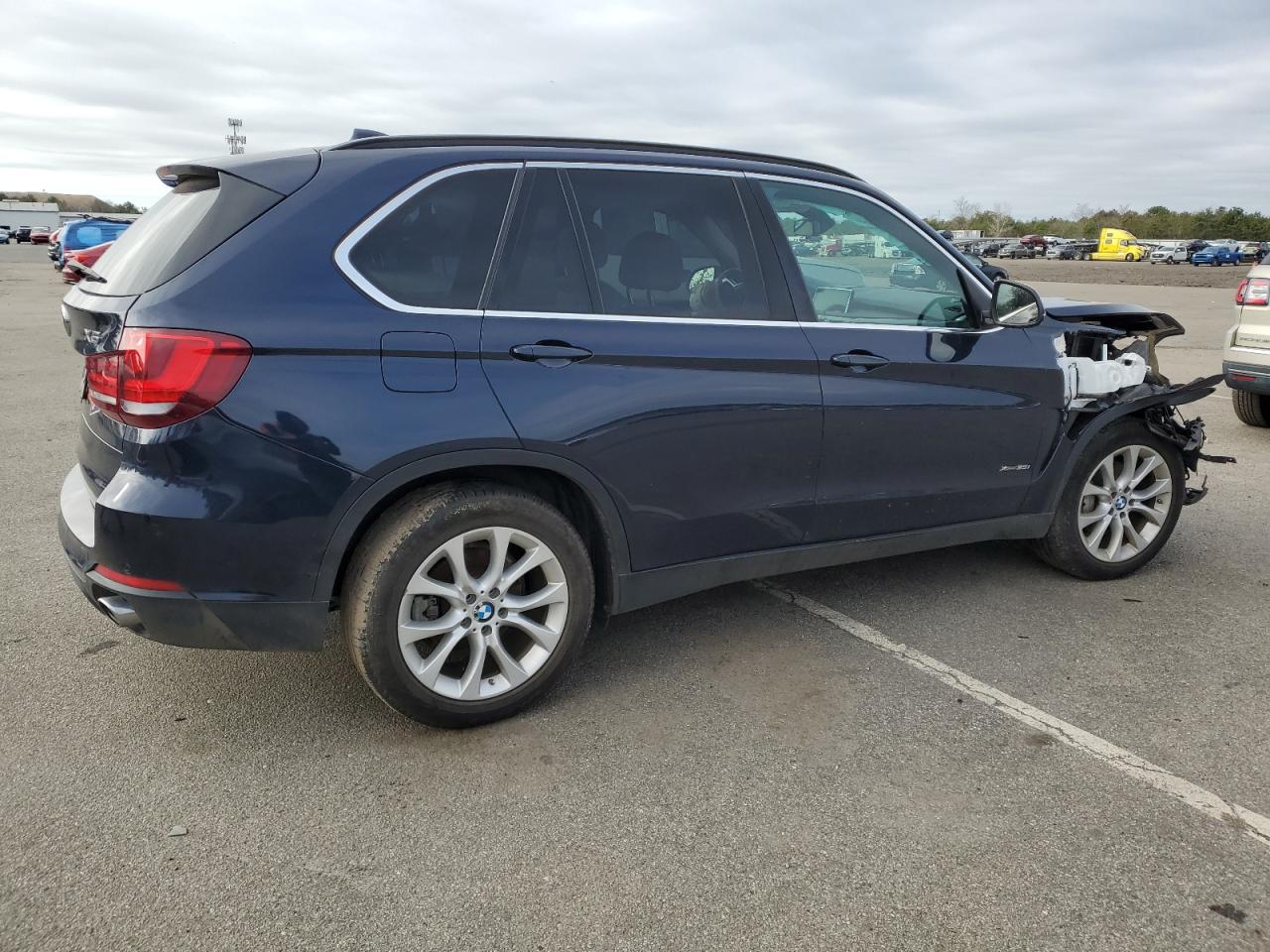 Photo 2 VIN: 5UXKR0C57G0U08946 - BMW X5 