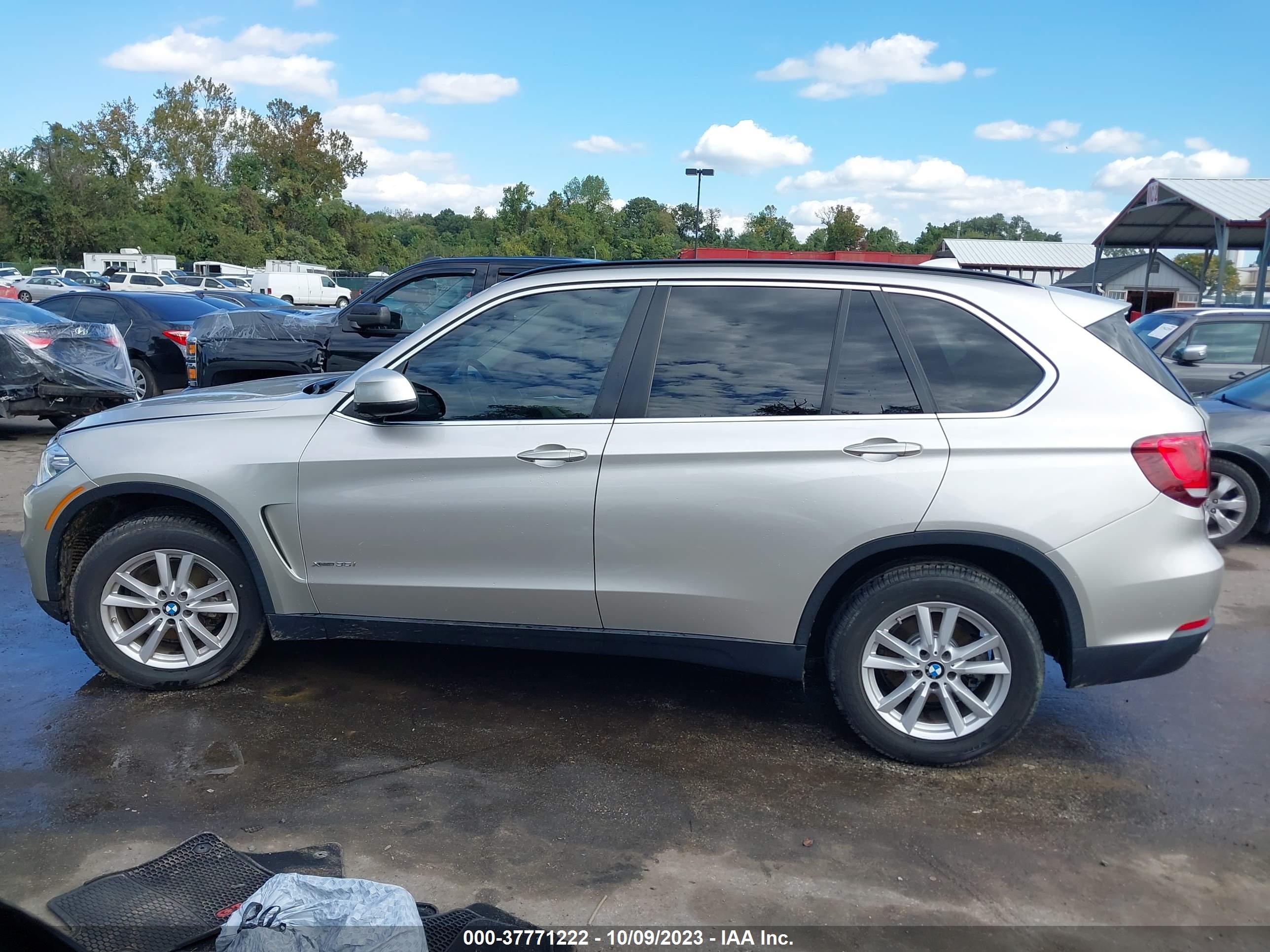 Photo 14 VIN: 5UXKR0C58F0K66069 - BMW X5 