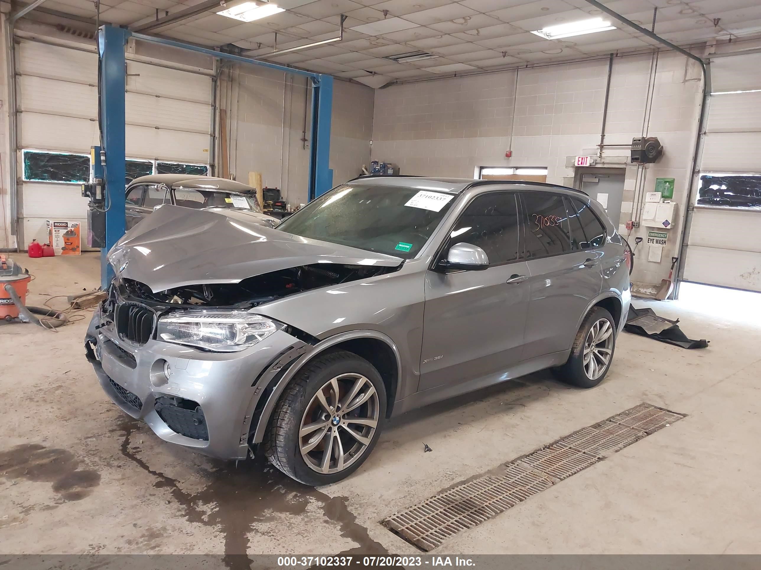 Photo 1 VIN: 5UXKR0C58G0S89210 - BMW X5 