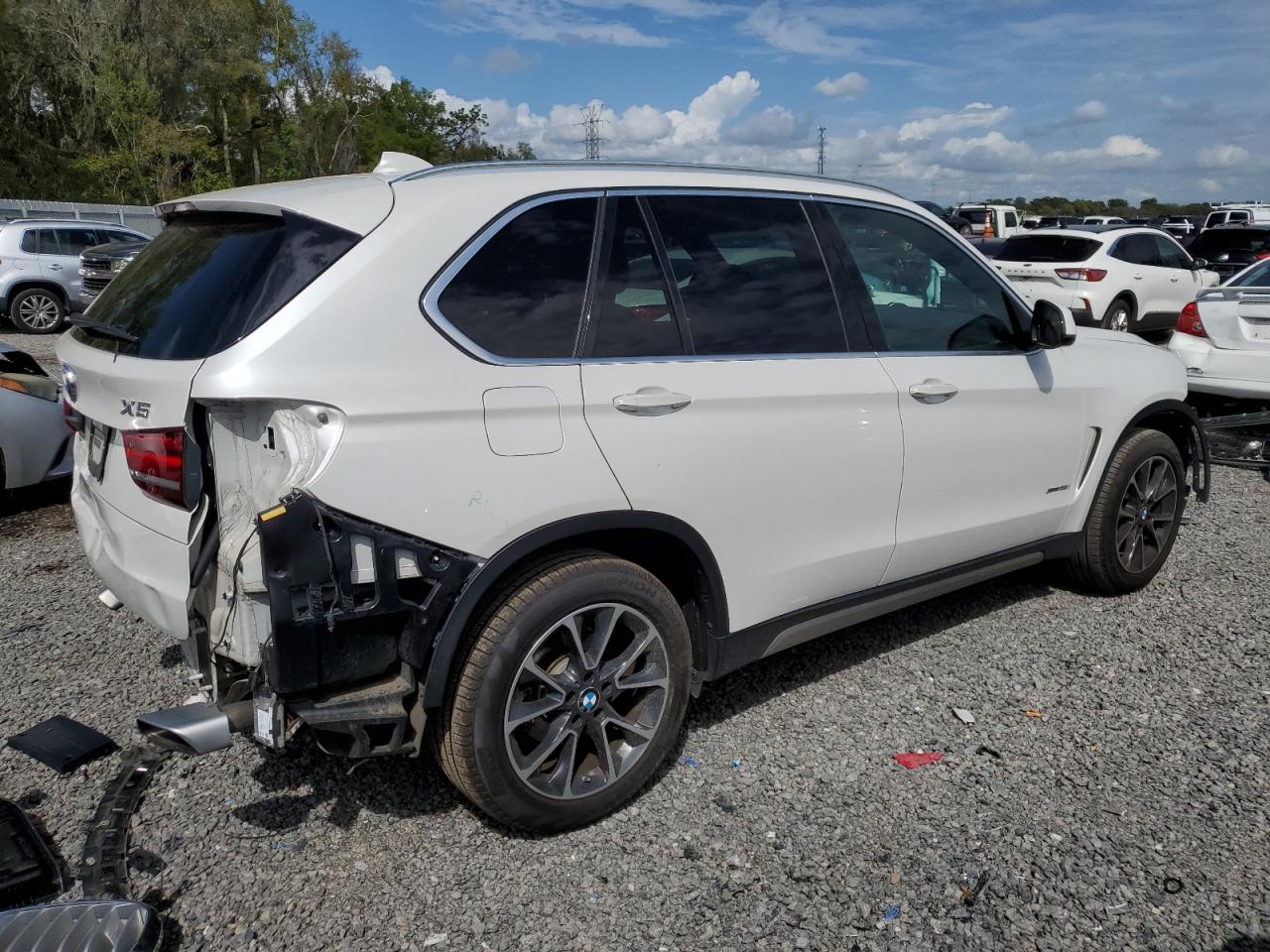 Photo 2 VIN: 5UXKR0C58J0X83610 - BMW X5 