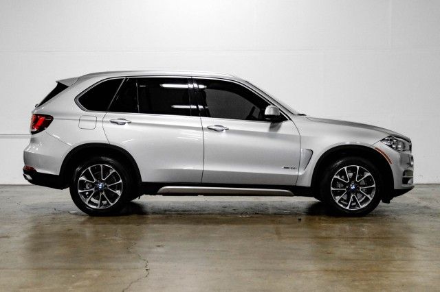 Photo 3 VIN: 5UXKR0C58J0X85289 - BMW X5 