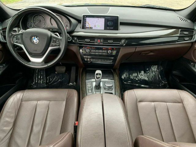 Photo 1 VIN: 5UXKR0C58J0X96275 - BMW X5 