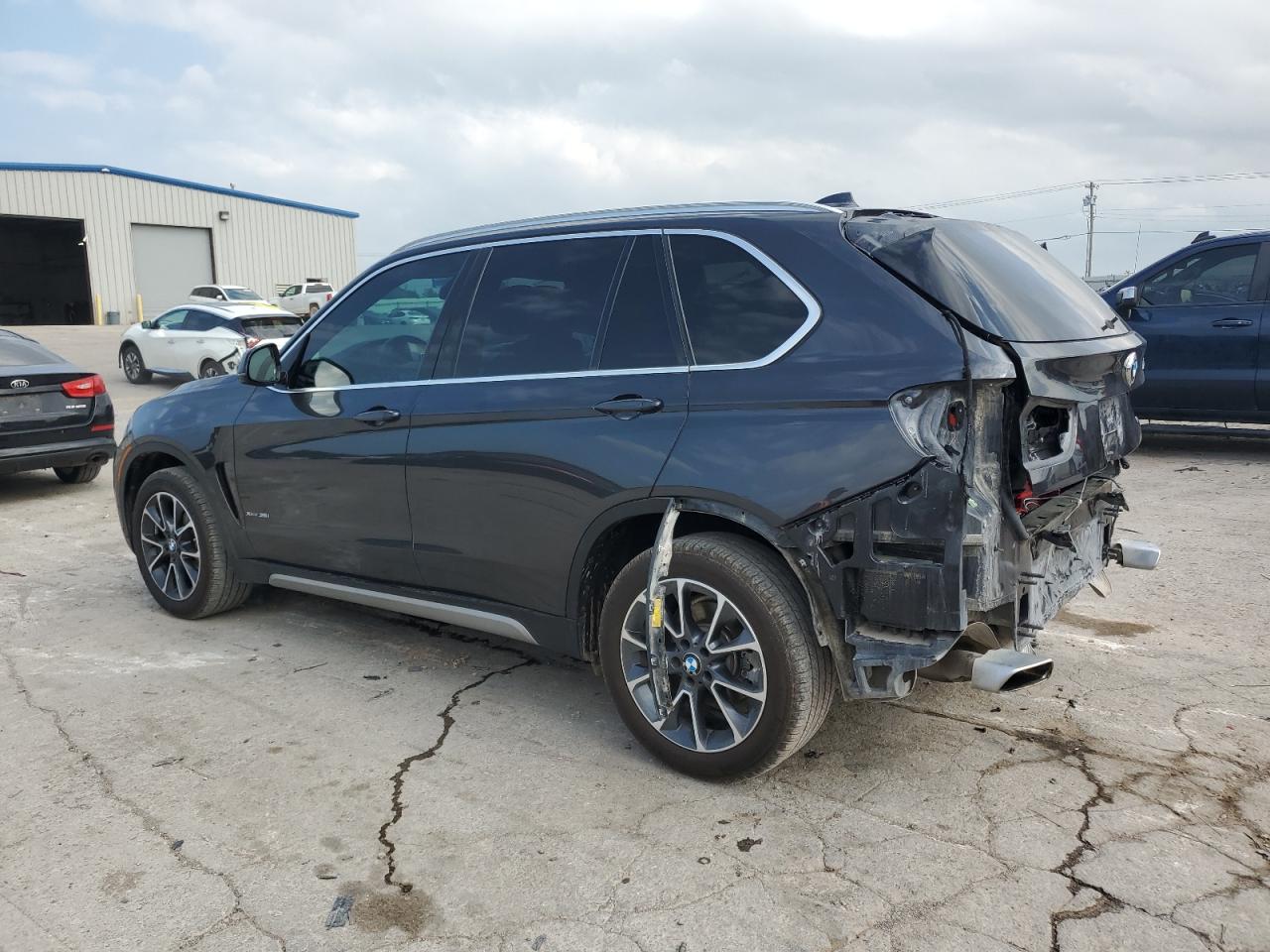 Photo 1 VIN: 5UXKR0C58JL075968 - BMW X5 