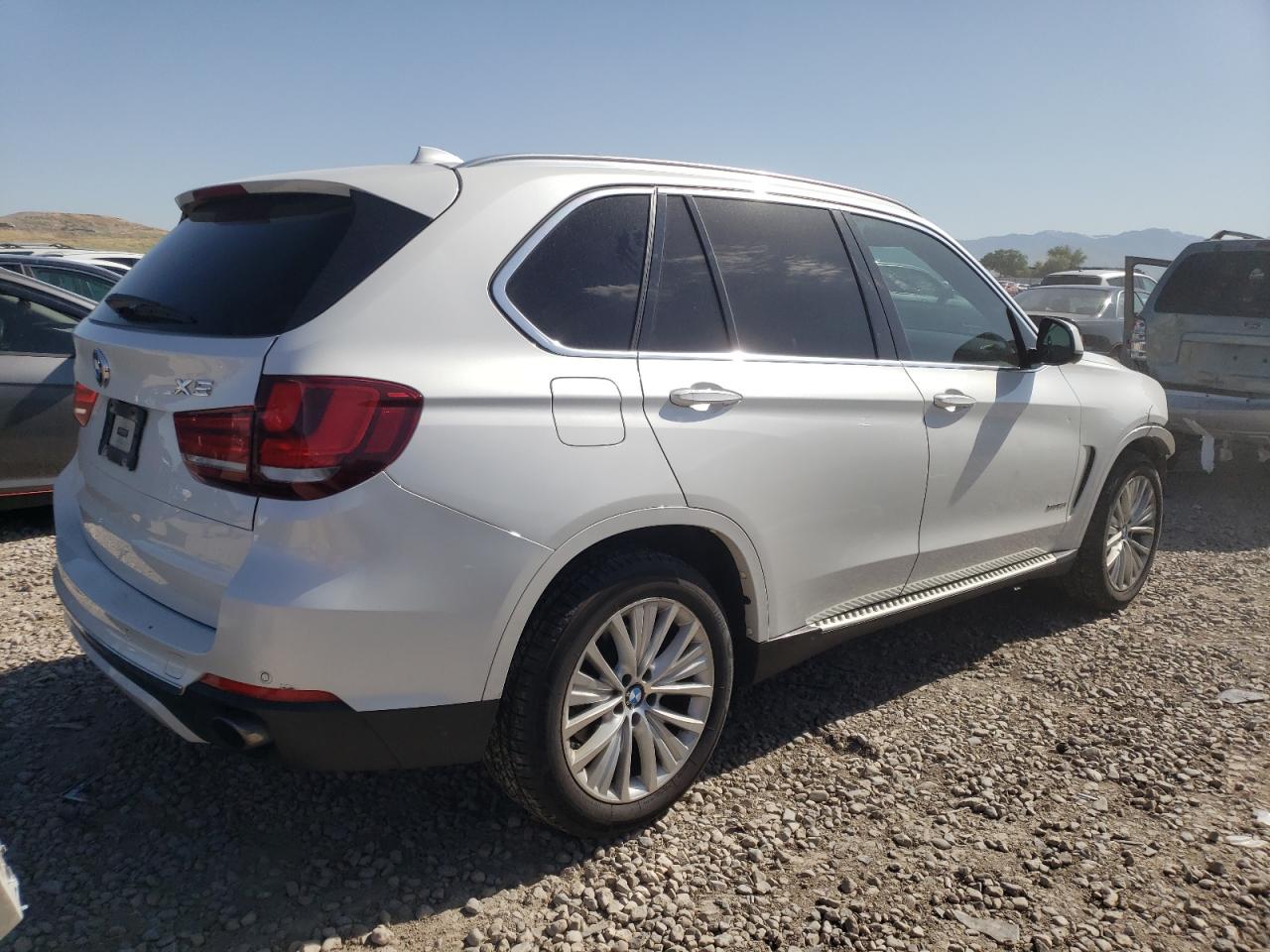 Photo 2 VIN: 5UXKR0C59G0S91869 - BMW X5 