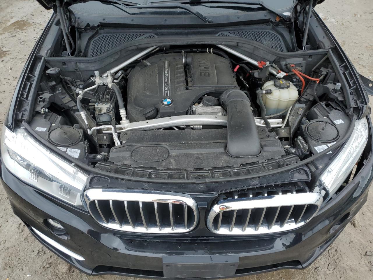 Photo 10 VIN: 5UXKR0C59J0X85852 - BMW X5 