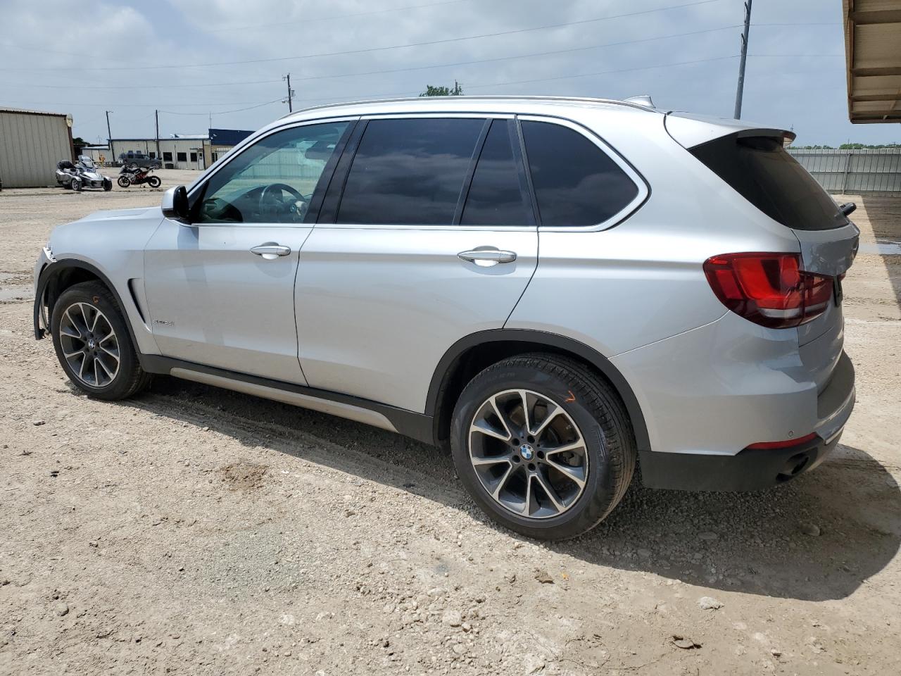 Photo 1 VIN: 5UXKR2C39H0X04241 - BMW X5 