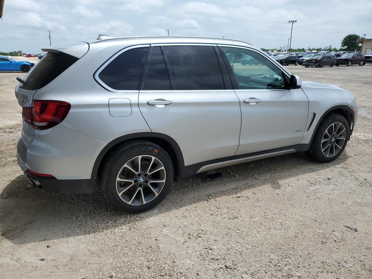 Photo 2 VIN: 5UXKR2C39H0X04241 - BMW X5 