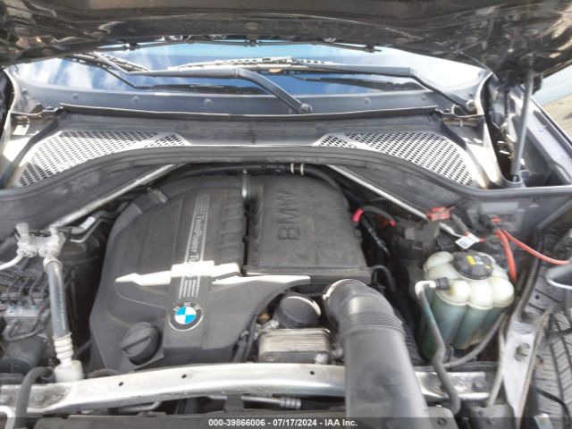 Photo 9 VIN: 5UXKR2C3XH0U24473 - BMW X5 