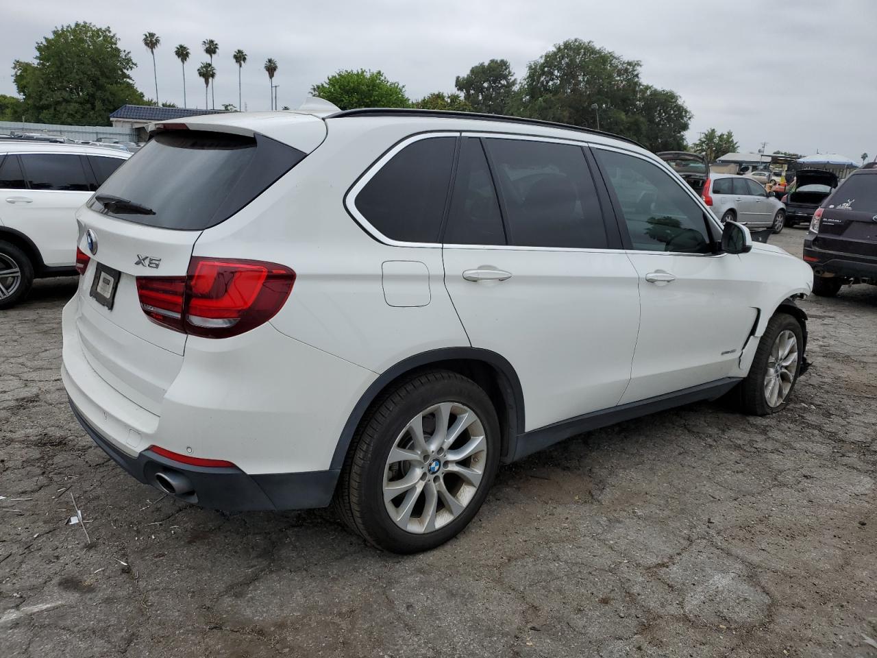 Photo 2 VIN: 5UXKR2C51G0U16956 - BMW X5 