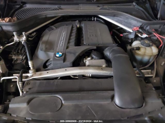 Photo 9 VIN: 5UXKR2C51J0X08372 - BMW X5 