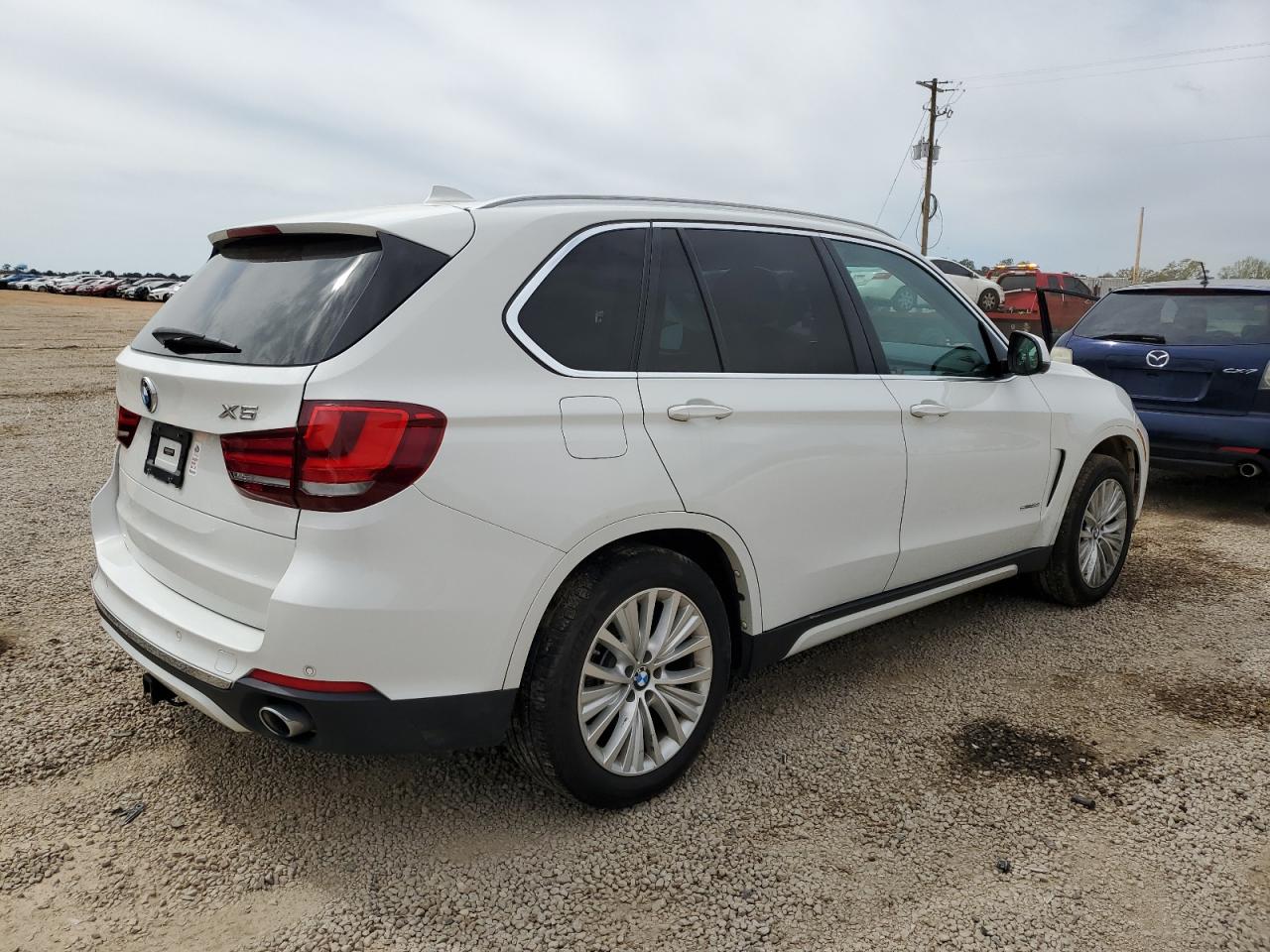 Photo 2 VIN: 5UXKR2C52G0R70717 - BMW X5 