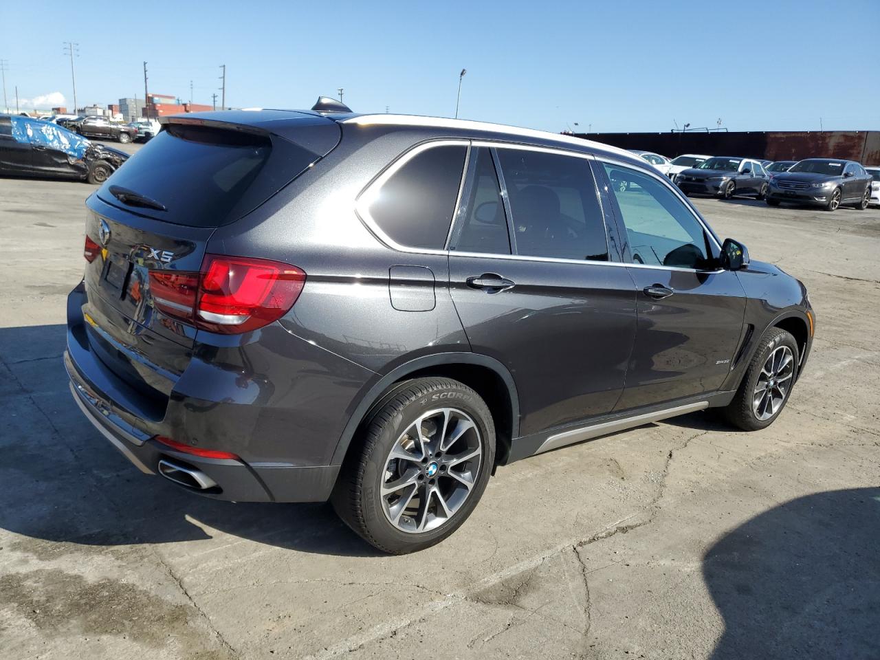 Photo 2 VIN: 5UXKR2C59J0Z18170 - BMW X5 