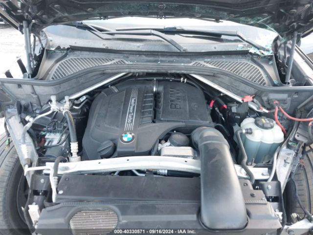 Photo 9 VIN: 5UXKR2C5XJ0Z15956 - BMW X5 