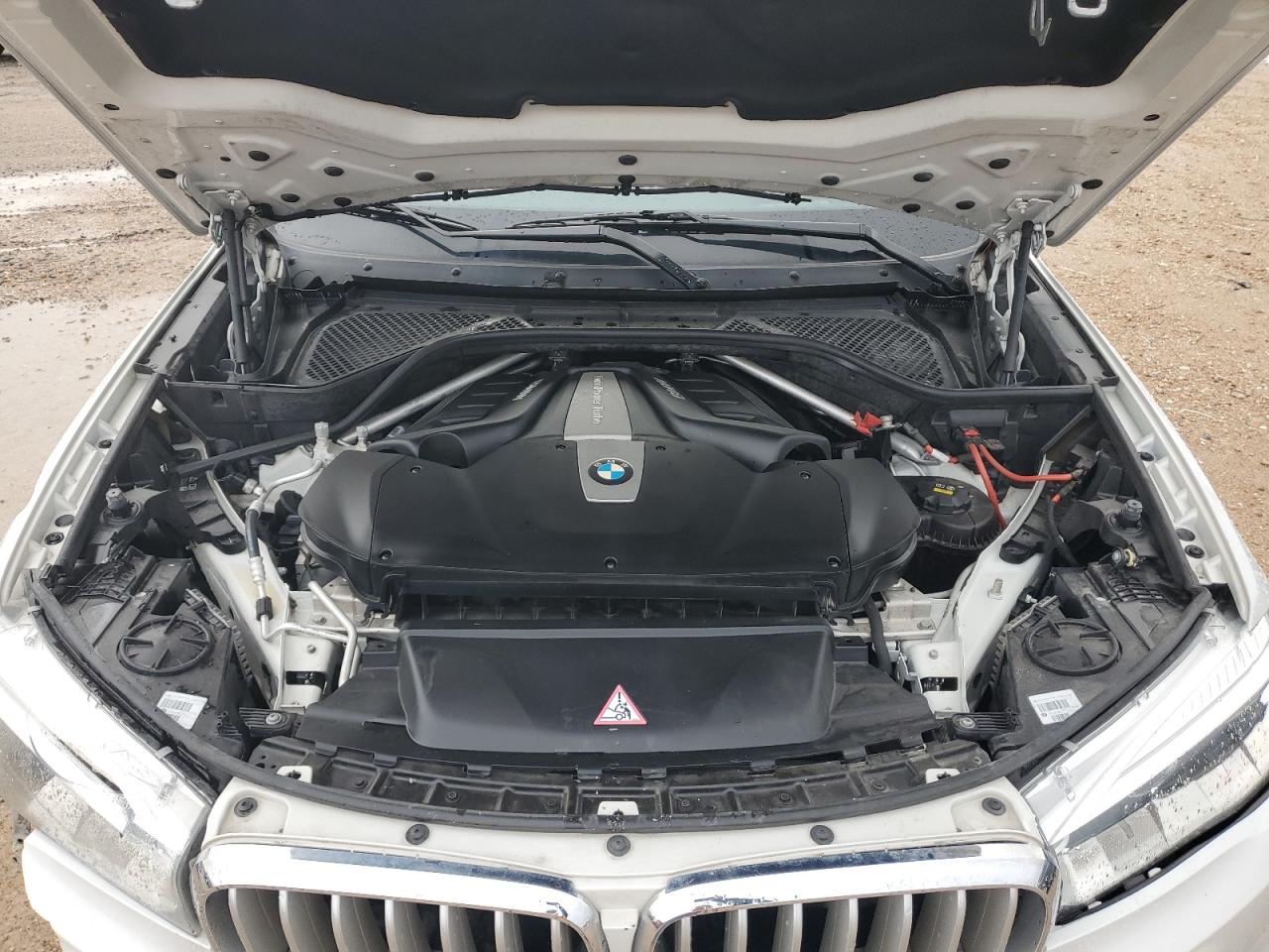 Photo 12 VIN: 5UXKR6C52J0U15071 - BMW X5 