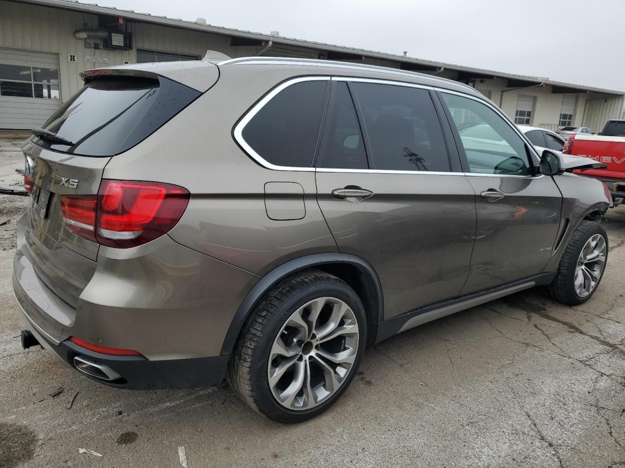 Photo 2 VIN: 5UXKS4C56J0Y19497 - BMW X5 