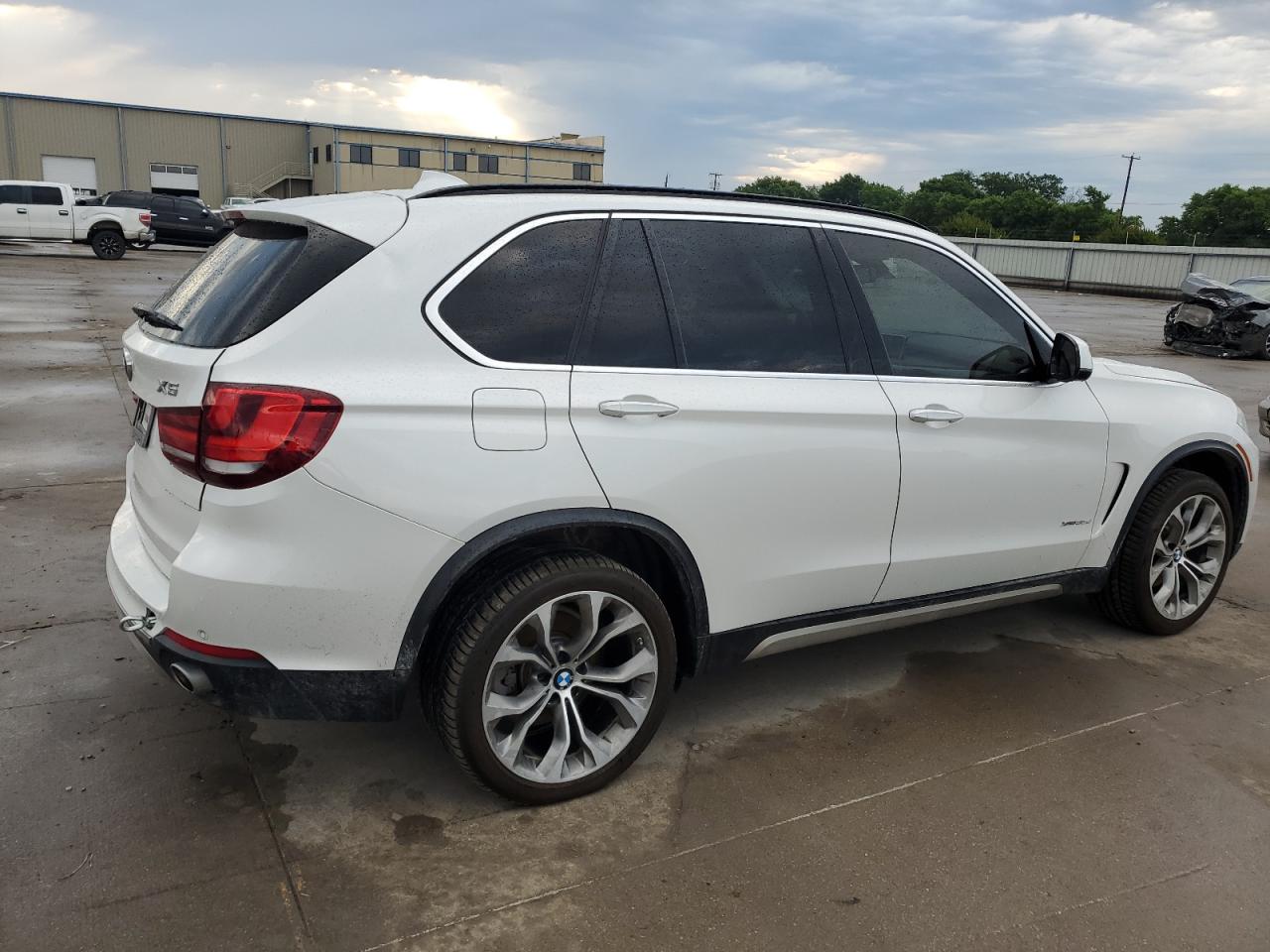 Photo 2 VIN: 5UXKS4C5XF0N09473 - BMW X5 