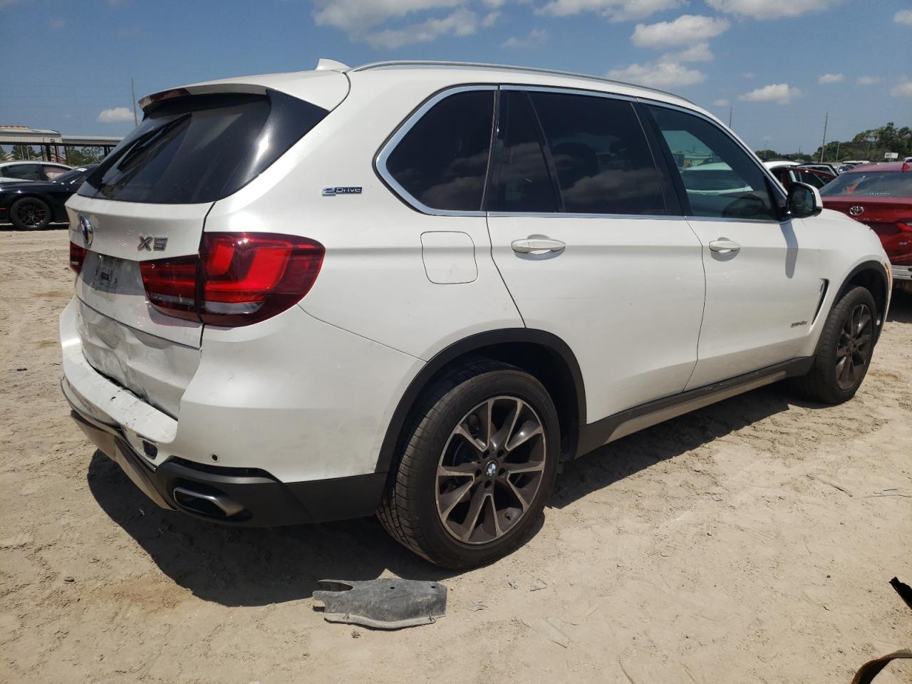 Photo 2 VIN: 5UXKT0C51J0W01652 - BMW X5 