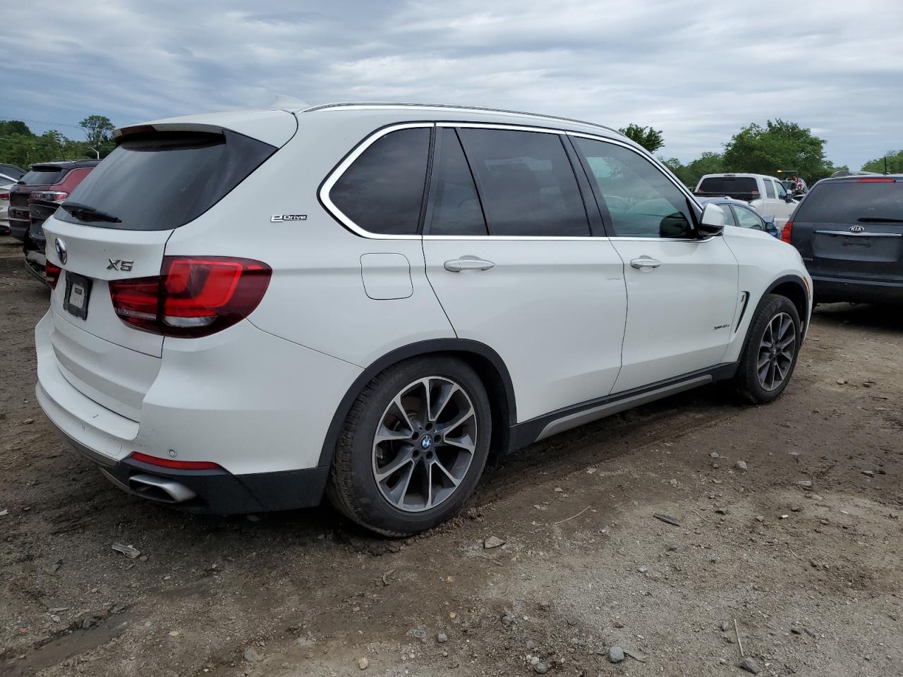 Photo 2 VIN: 5UXKT0C57J0W00859 - BMW X5 