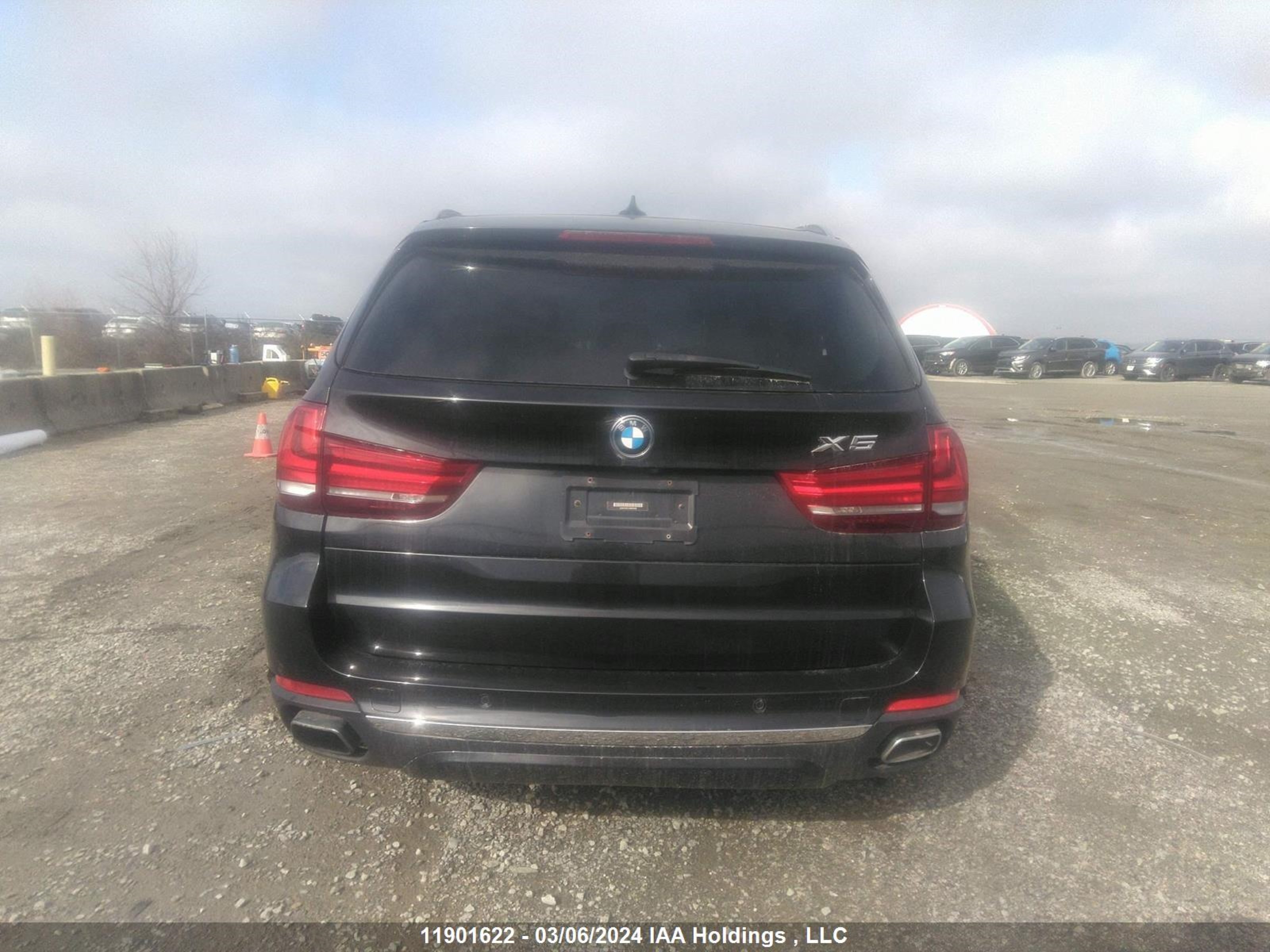 Photo 15 VIN: 5UXKT0C57J0W03938 - BMW X5 