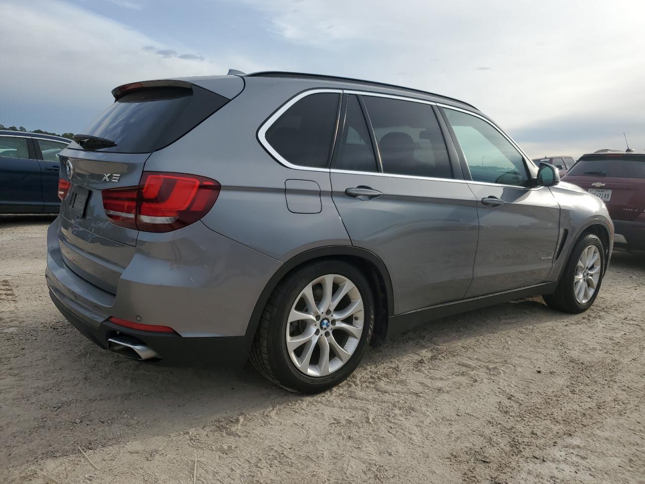 Photo 2 VIN: 5UXKT0C5XG0F75273 - BMW X5 