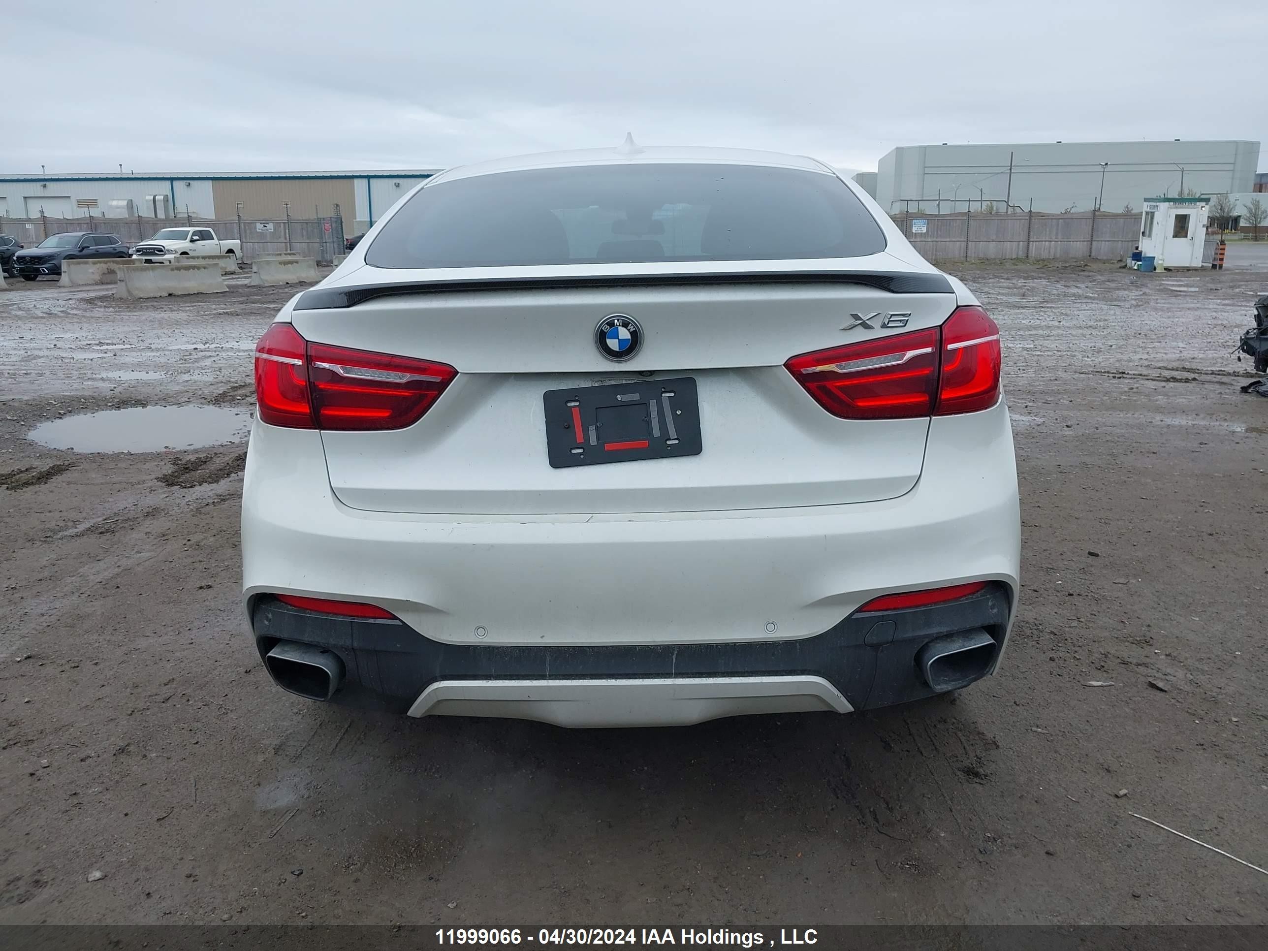 Photo 15 VIN: 5UXKU2C50J0X48506 - BMW X6 