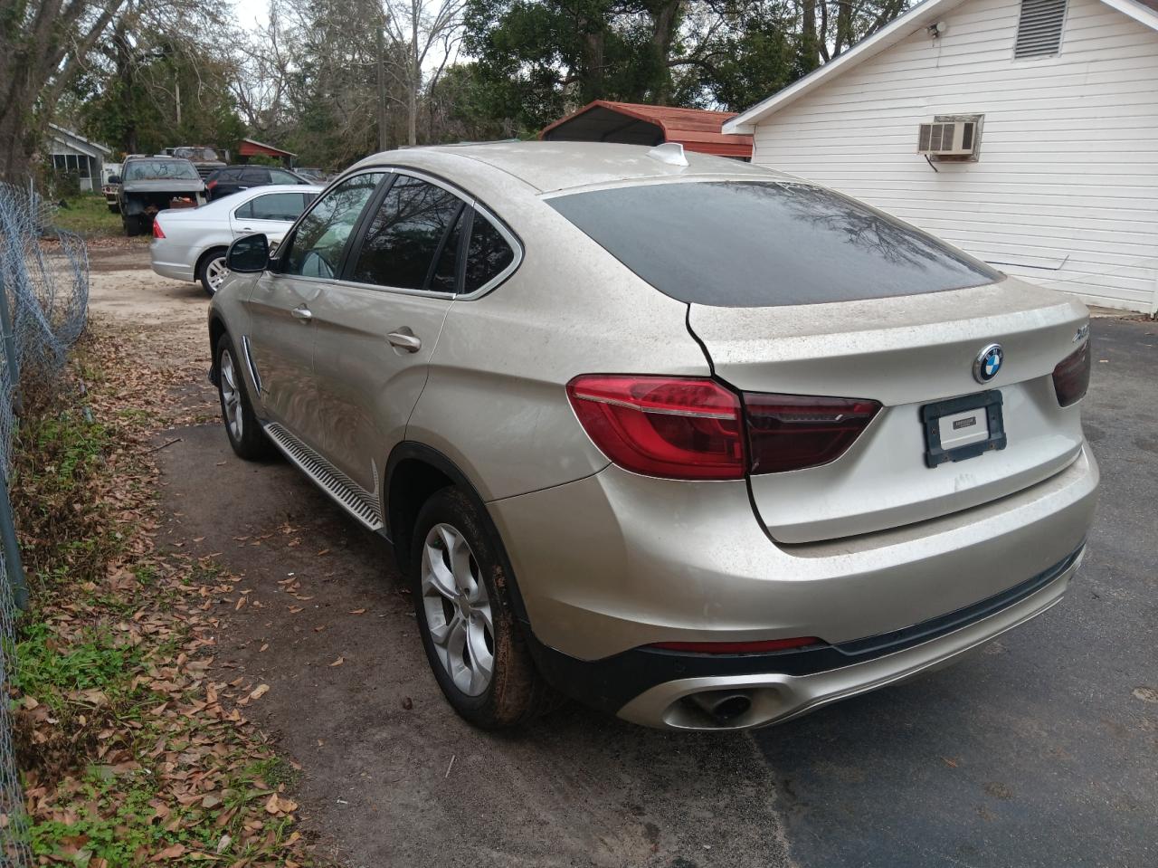 Photo 2 VIN: 5UXKU2C54F0F96420 - BMW X6 