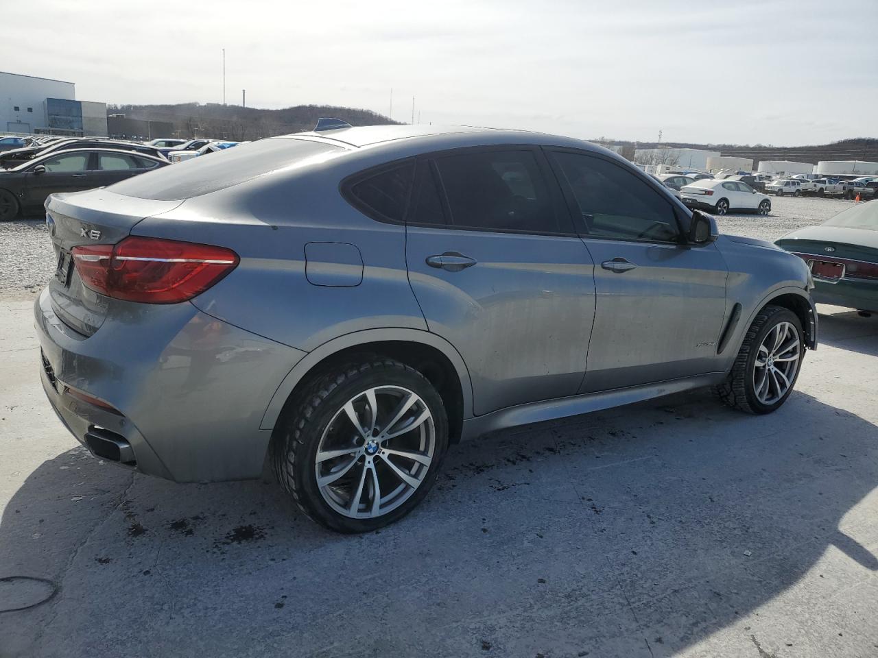 Photo 2 VIN: 5UXKU2C5XF0N76279 - BMW X6 