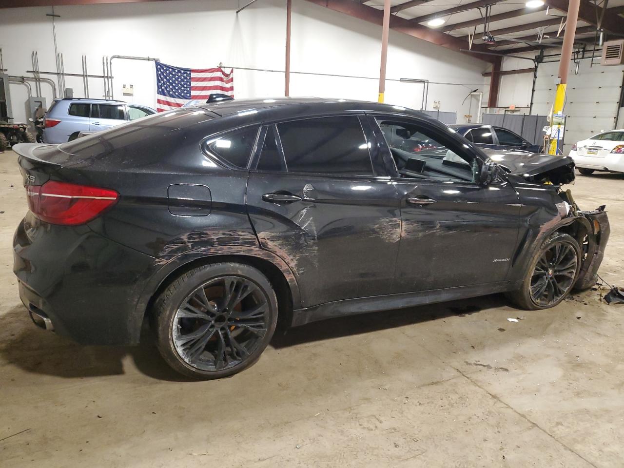 Photo 2 VIN: 5UXKU6C53J0W39108 - BMW X6 