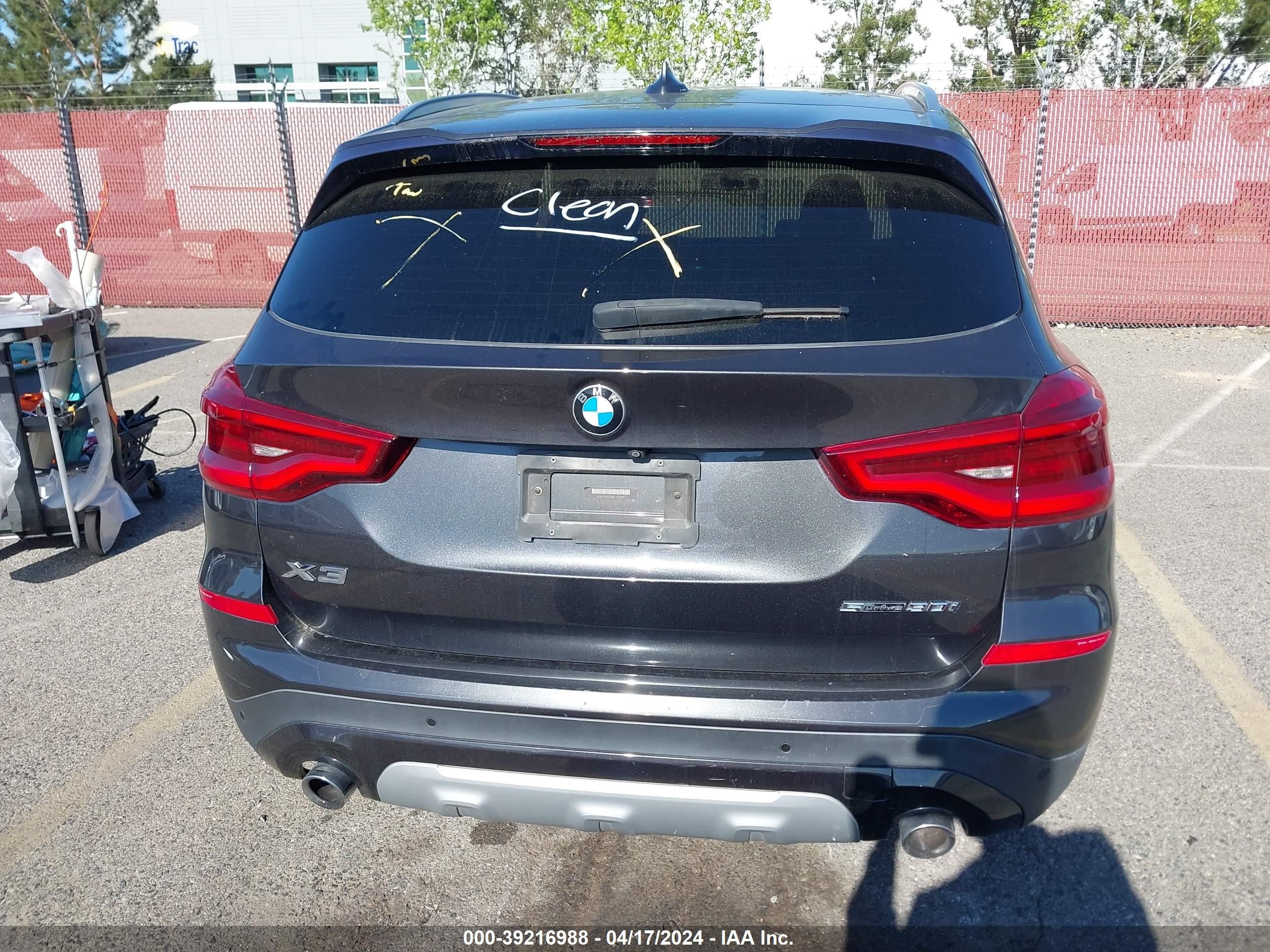 Photo 15 VIN: 5UXTR7C50KLF24075 - BMW X3 