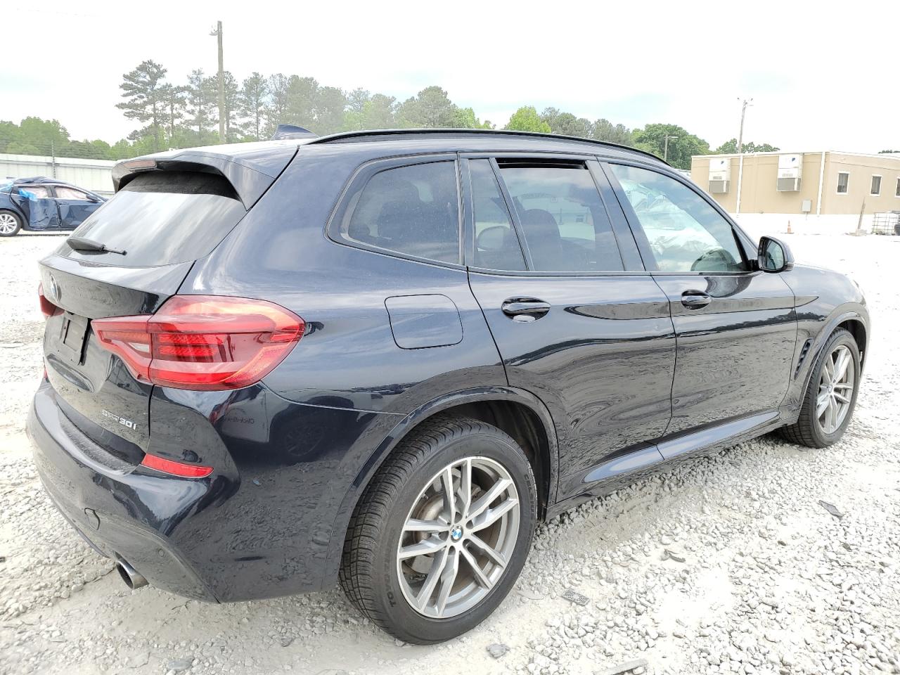 Photo 2 VIN: 5UXTR7C50KLF27607 - BMW X3 